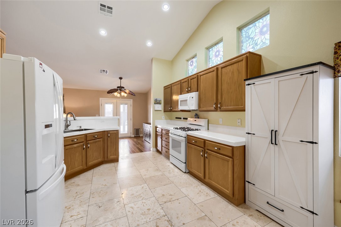 2402 White Sails Court Property Photo 28