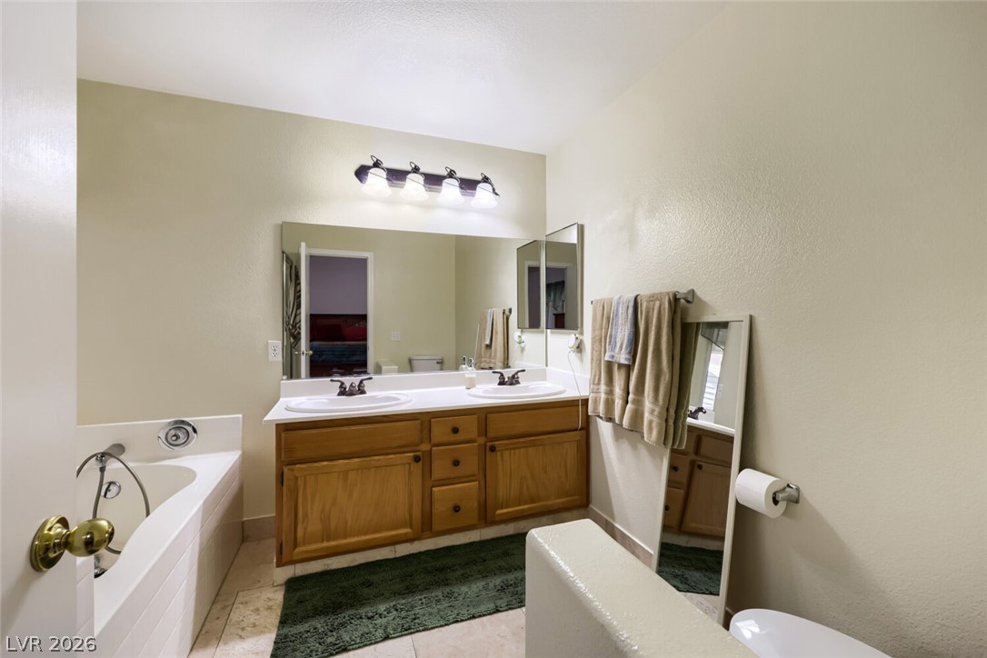 2402 White Sails Court Property Photo 38