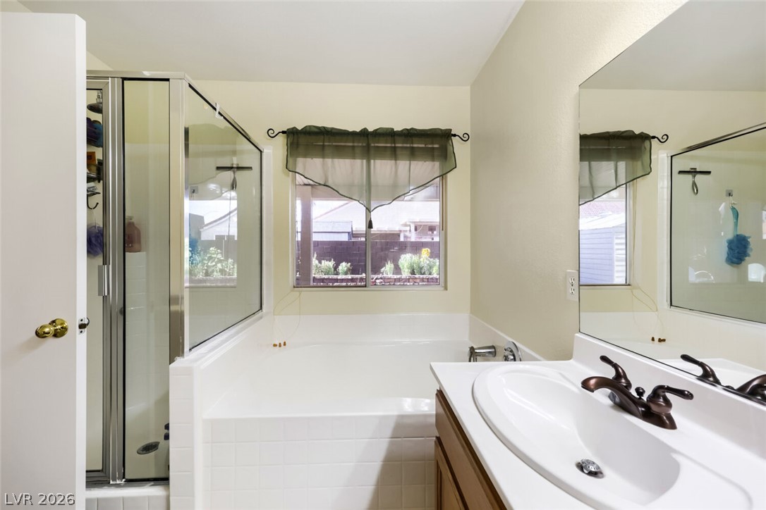 2402 White Sails Court Property Photo 39