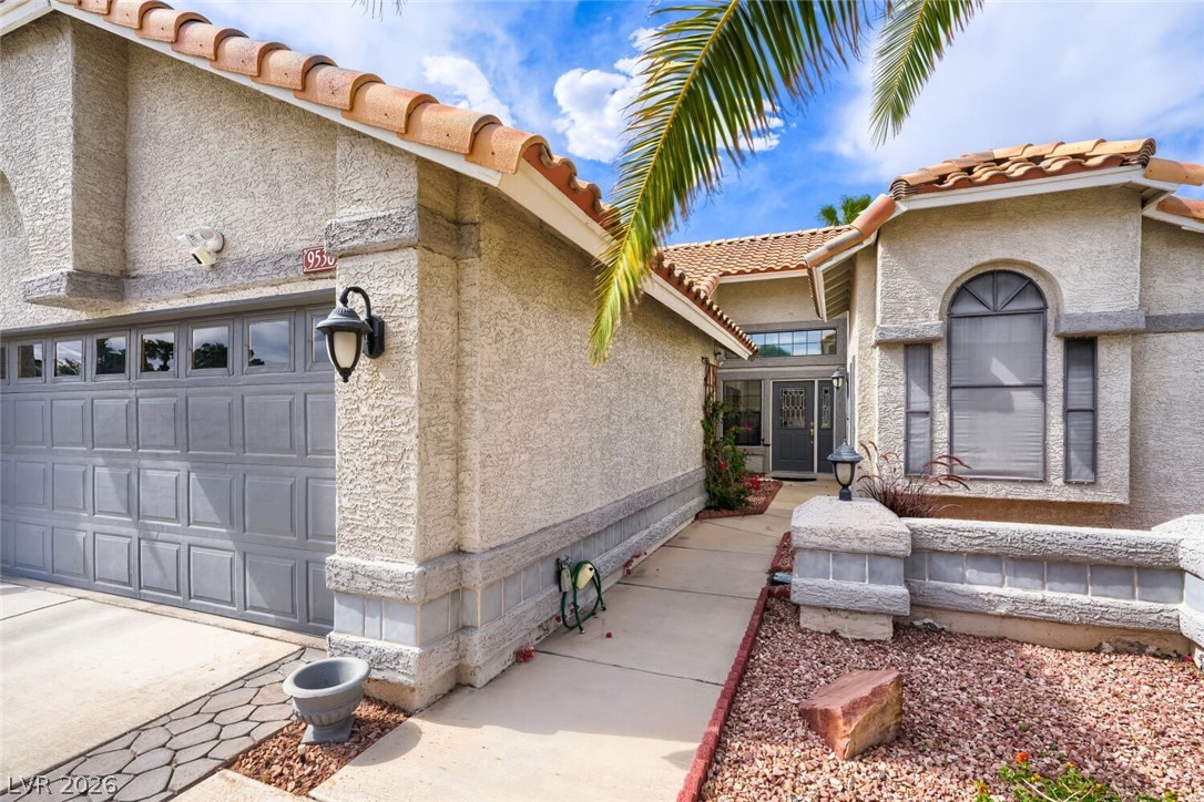 9536 Cliff View Way Property Photo 3