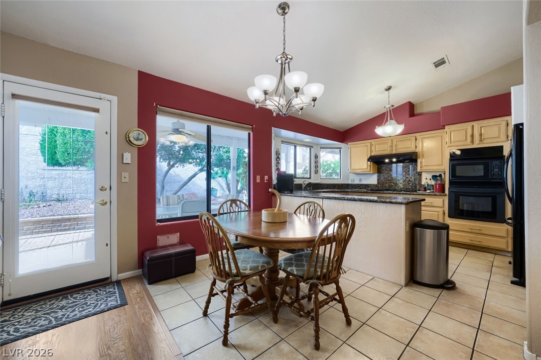 9536 Cliff View Way Property Photo 12