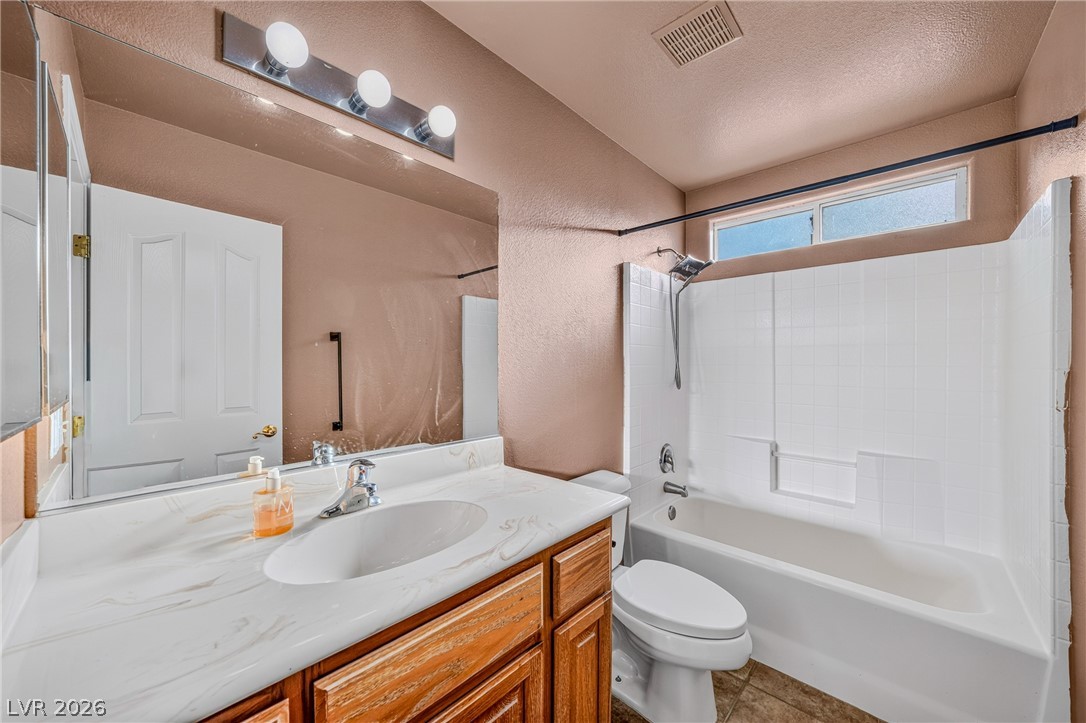 5860 Santovito Street Property Photo 14