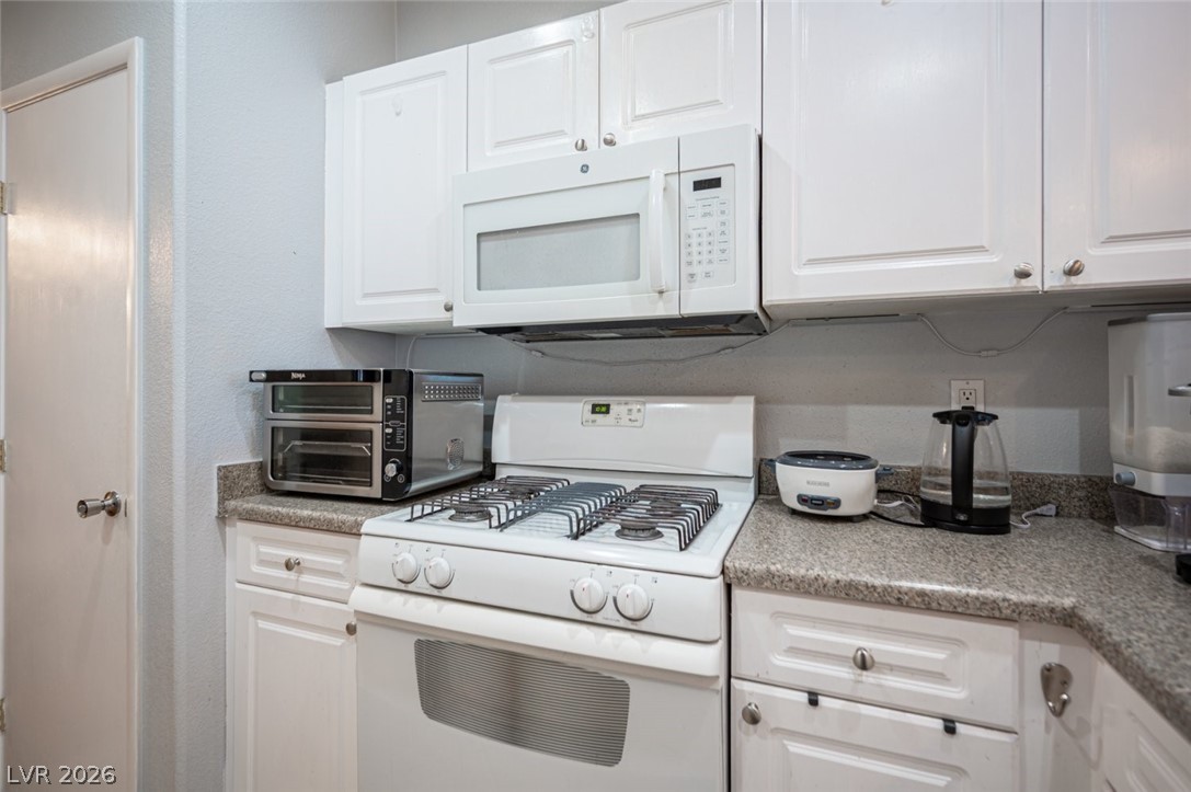 9322 Straw Hays Street 103 Property Photo 16