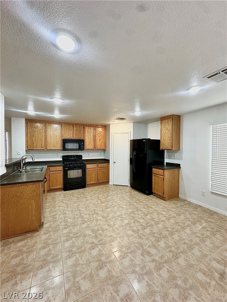 711 Iron Bridge Street Property Photo 10