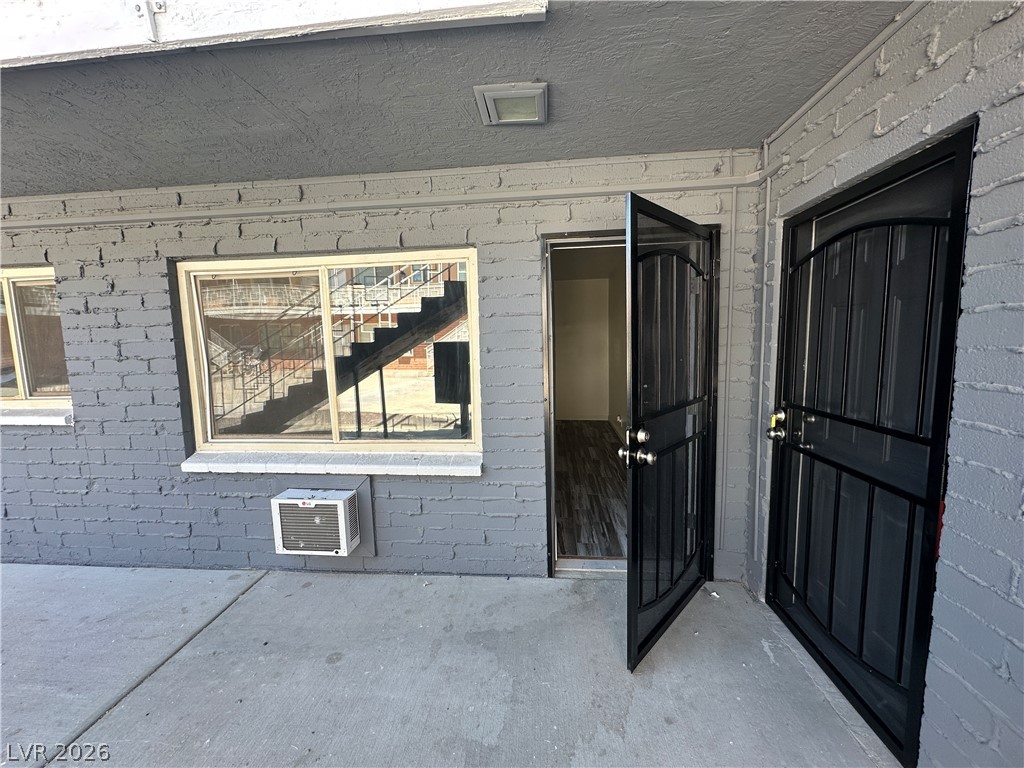 2105 Sunrise Avenue 2 Property Photo 5