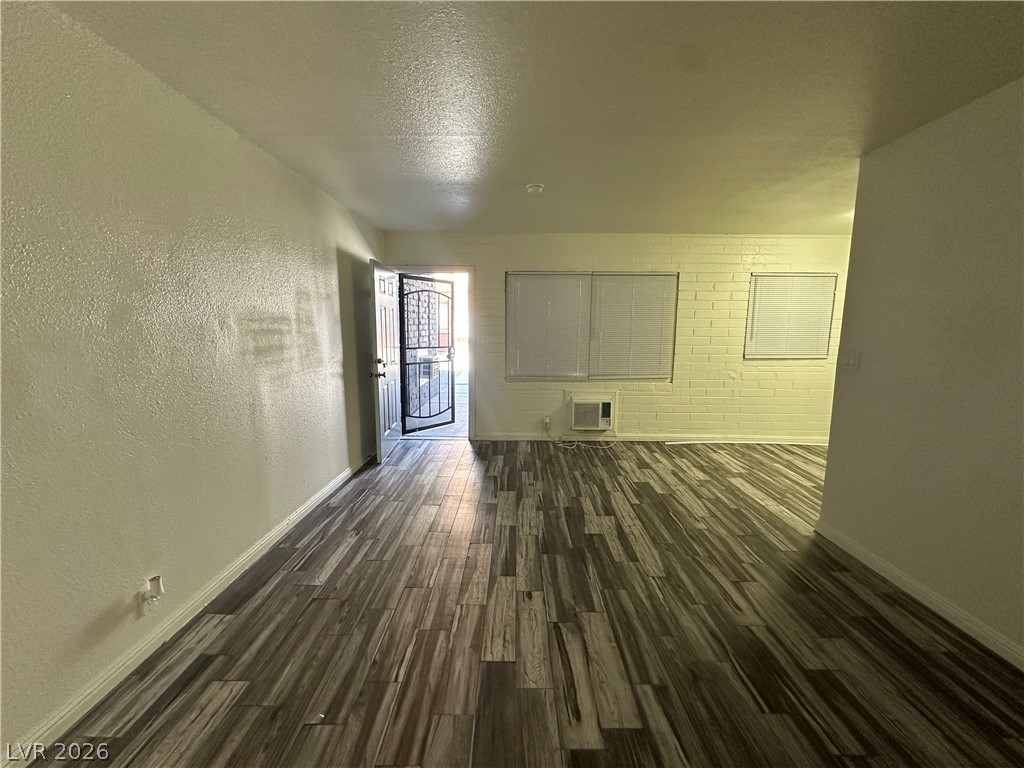 2105 Sunrise Avenue 2 Property Photo 6