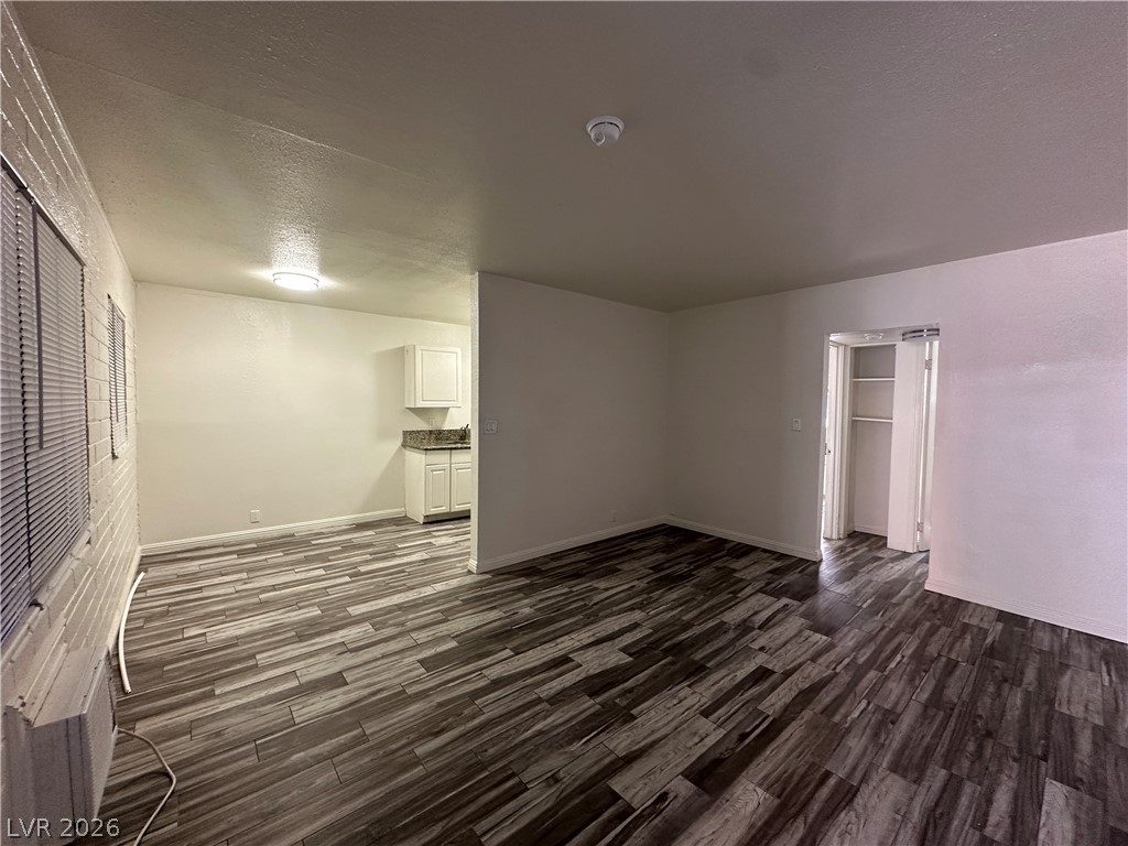 2105 Sunrise Avenue 2 Property Photo 9
