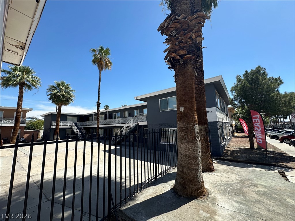 2105 Sunrise Avenue 2 Property Photo 14
