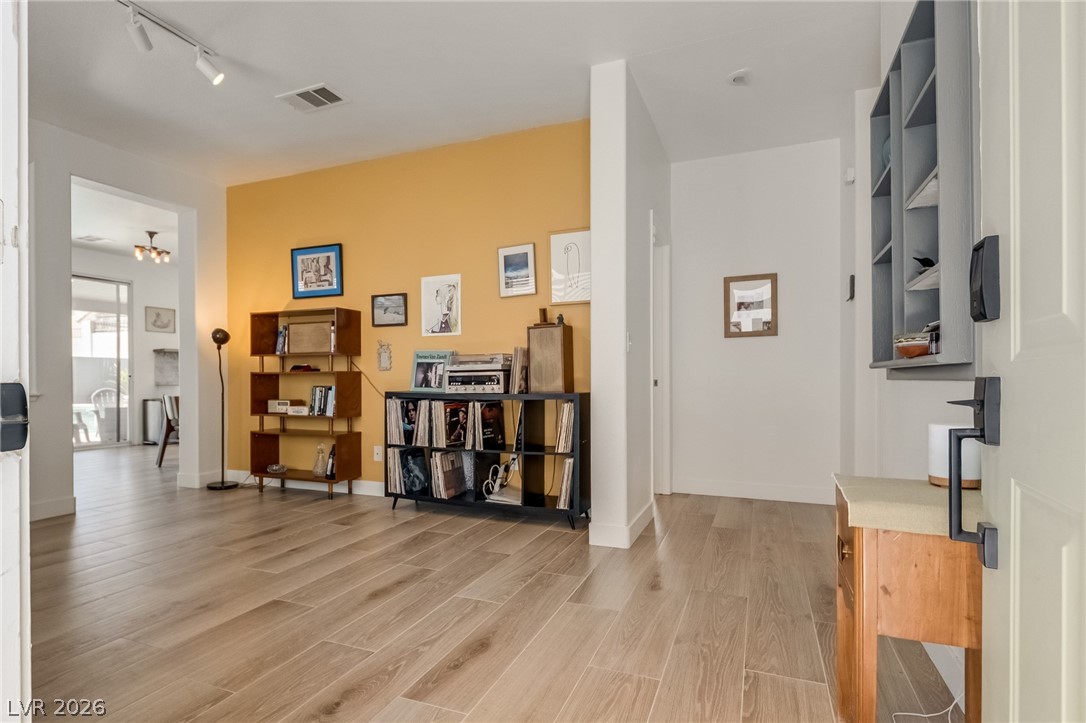 10059 Floragold Court Property Photo 6