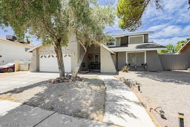 5445 El Roble Court Property Photo 2