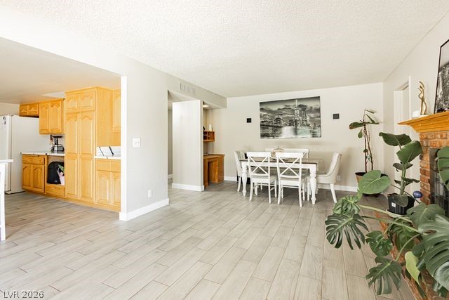 5445 El Roble Court Property Photo 11
