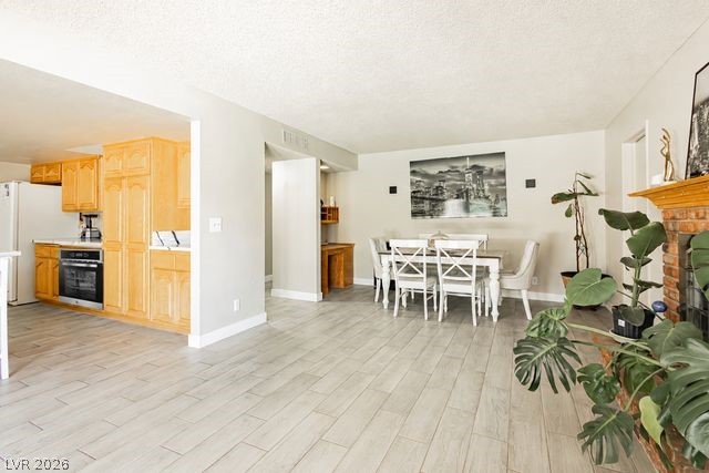 5445 El Roble Court Property Photo 14