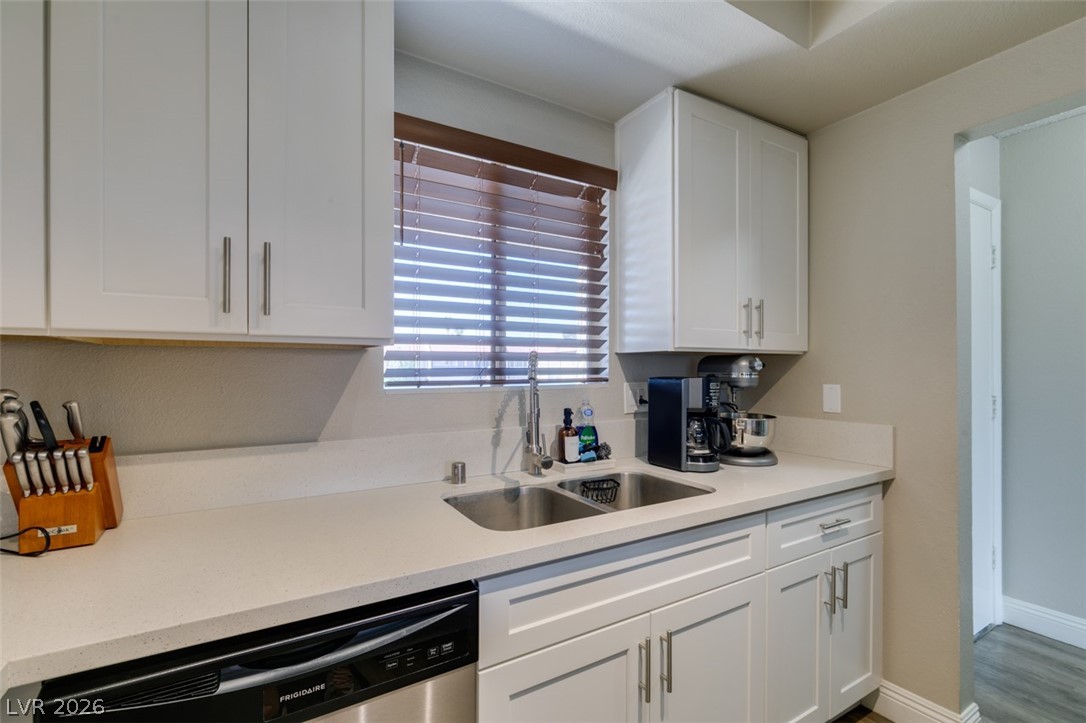 1784 Jupiter Court B Property Photo 6