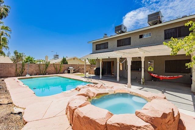 5436 El Roble Court Property Photo 1