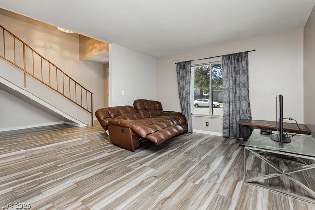 5436 El Roble Court Property Photo 3