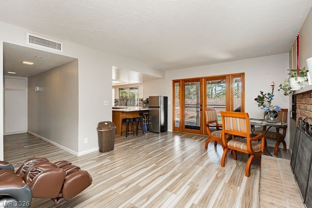 5436 El Roble Court Property Photo 4