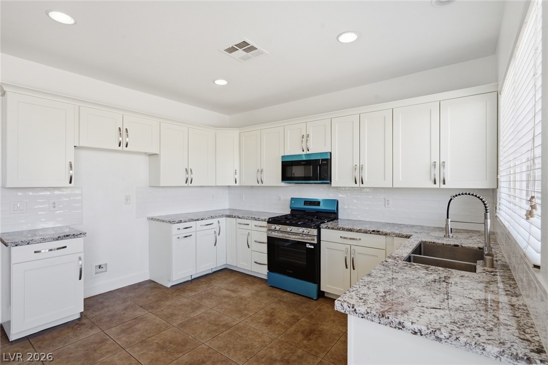 9840 Chief Sky Street Property Photo 11