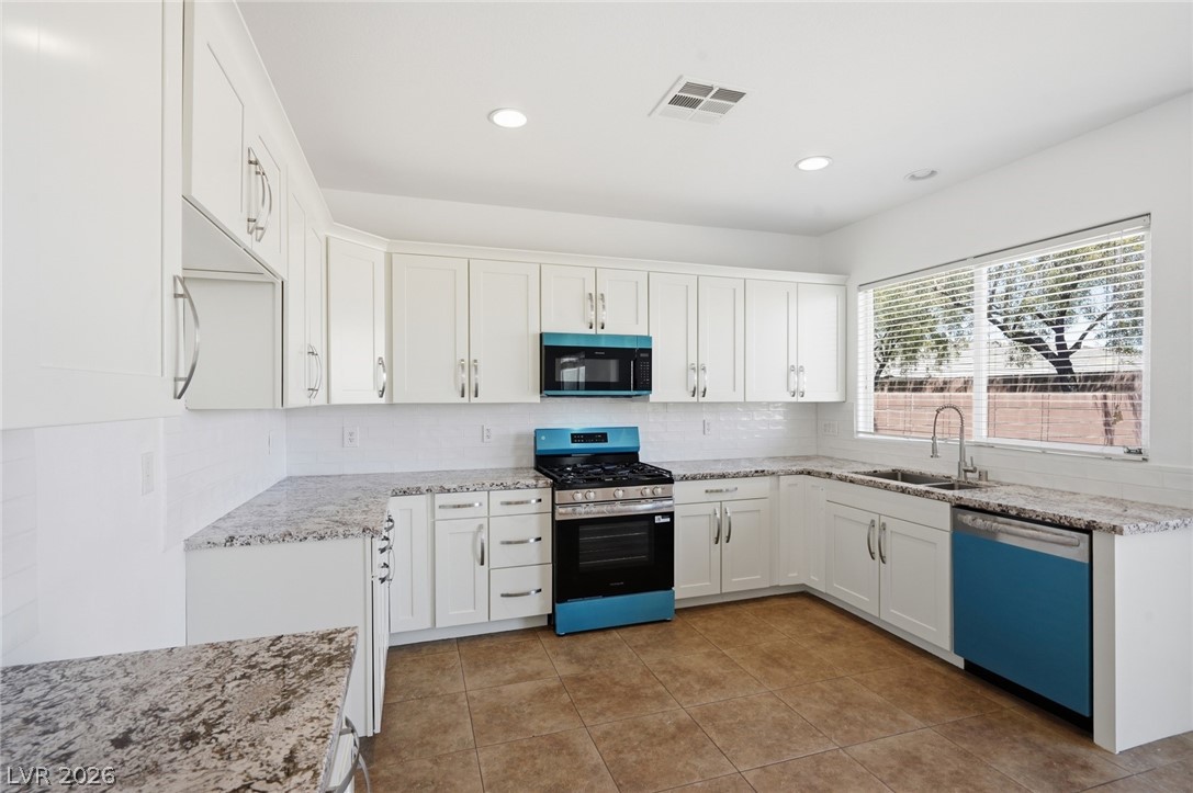 9840 Chief Sky Street Property Photo 13