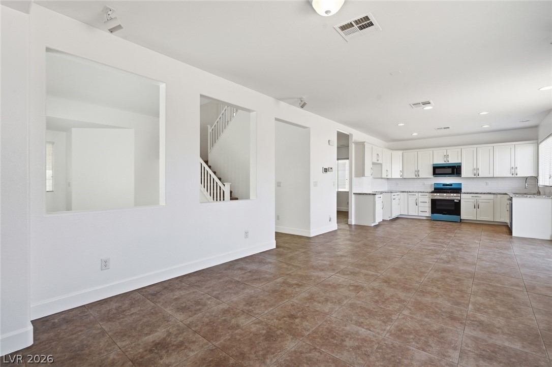 9840 Chief Sky Street Property Photo 15