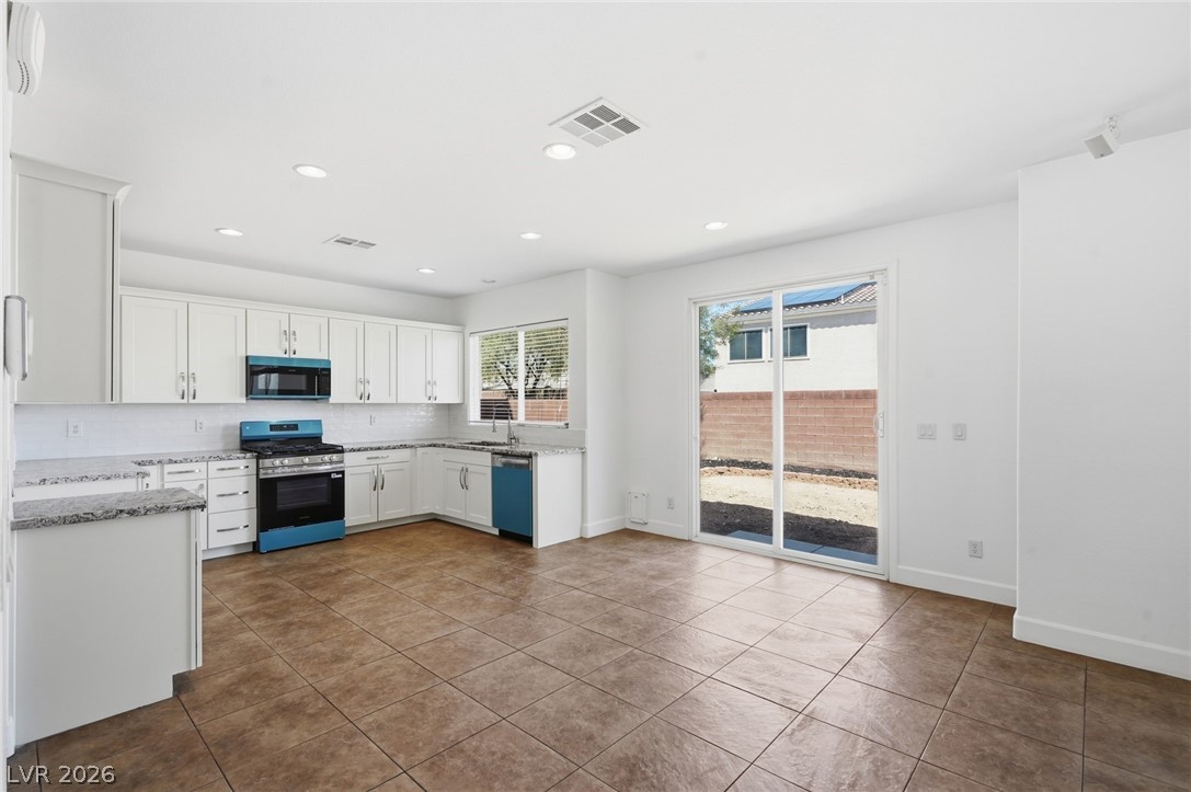 9840 Chief Sky Street Property Photo 18