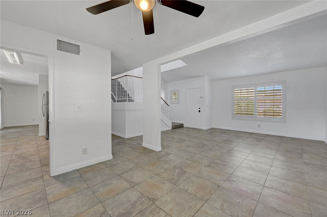 3137 Regal Oak Drive Property Photo 8