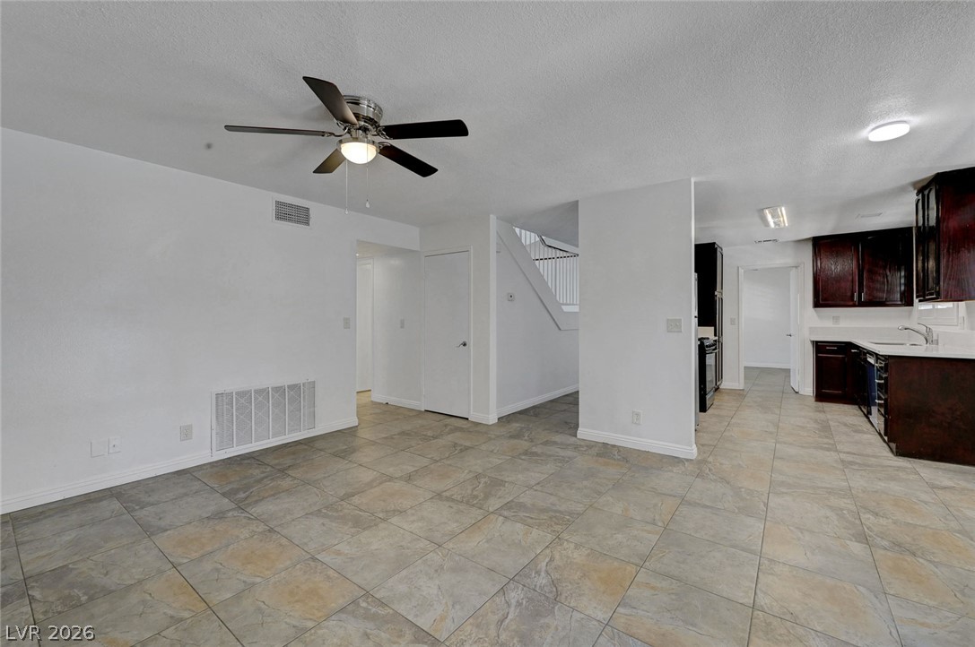 3137 Regal Oak Drive Property Photo 13