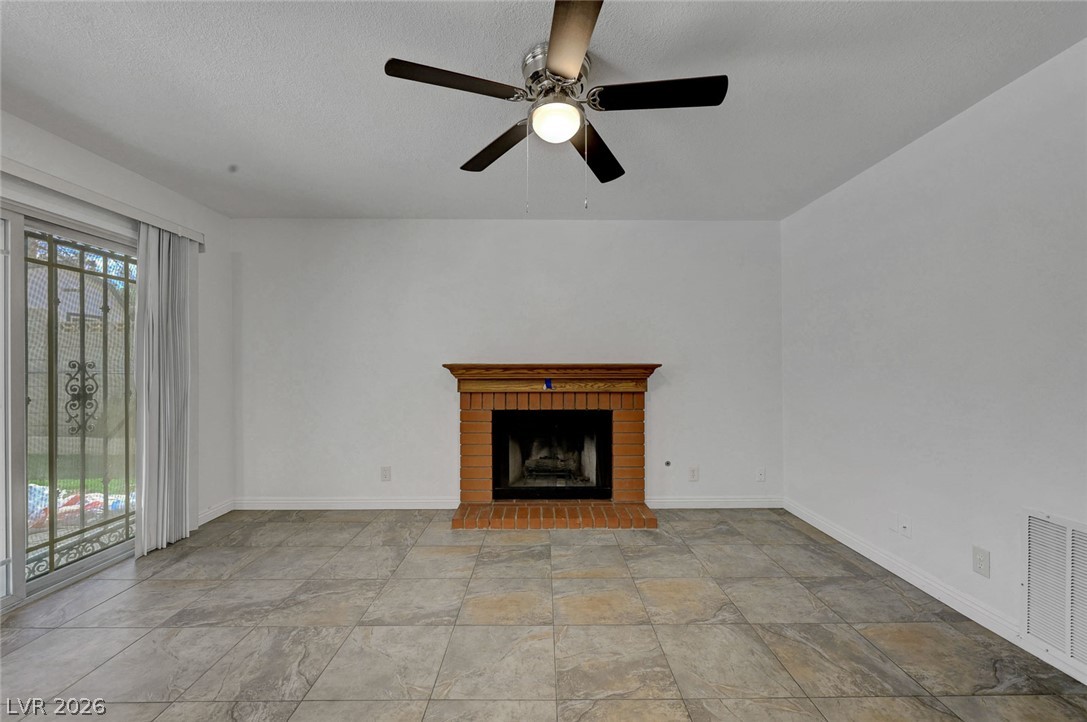 3137 Regal Oak Drive Property Photo 16