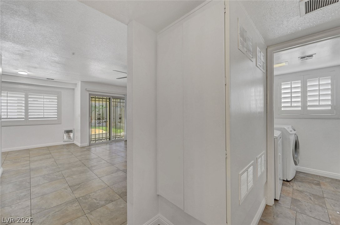 3137 Regal Oak Drive Property Photo 25