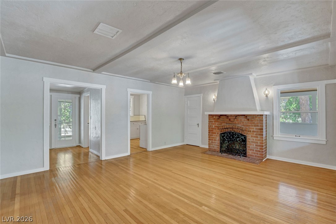 414 Ash Street Property Photo 3