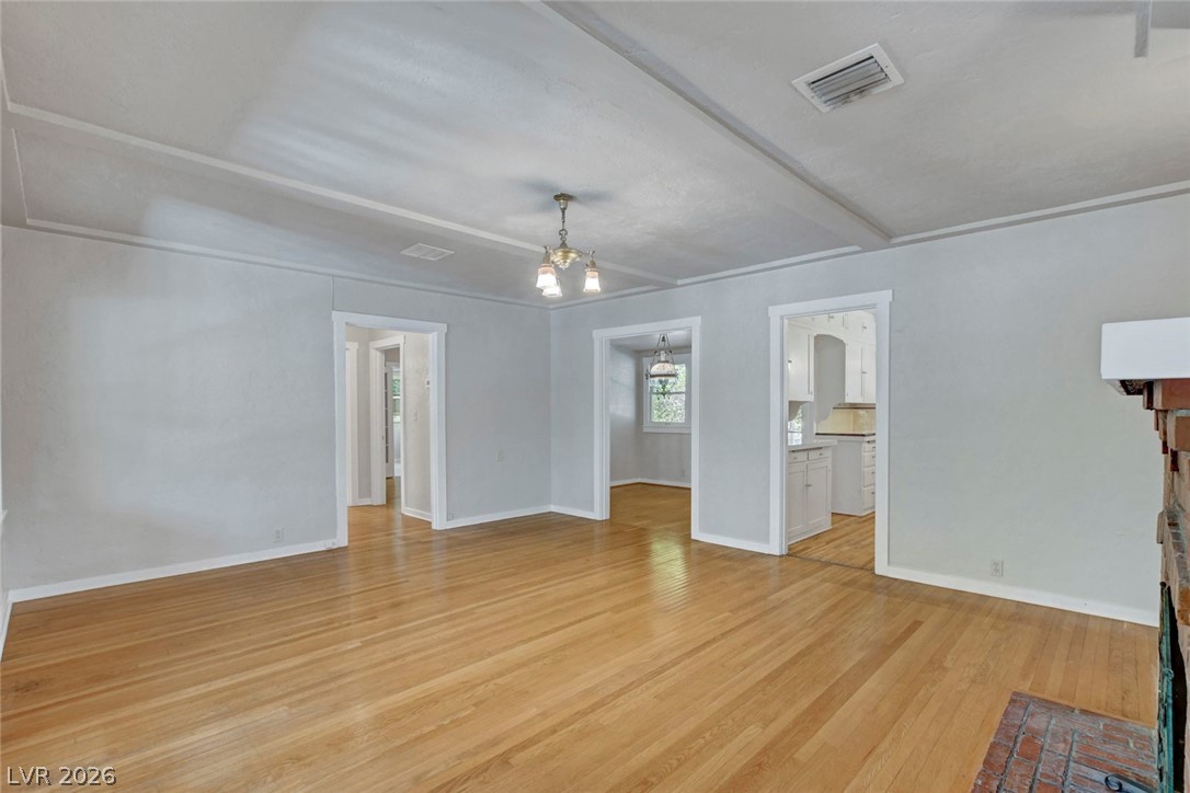 414 Ash Street Property Photo 4