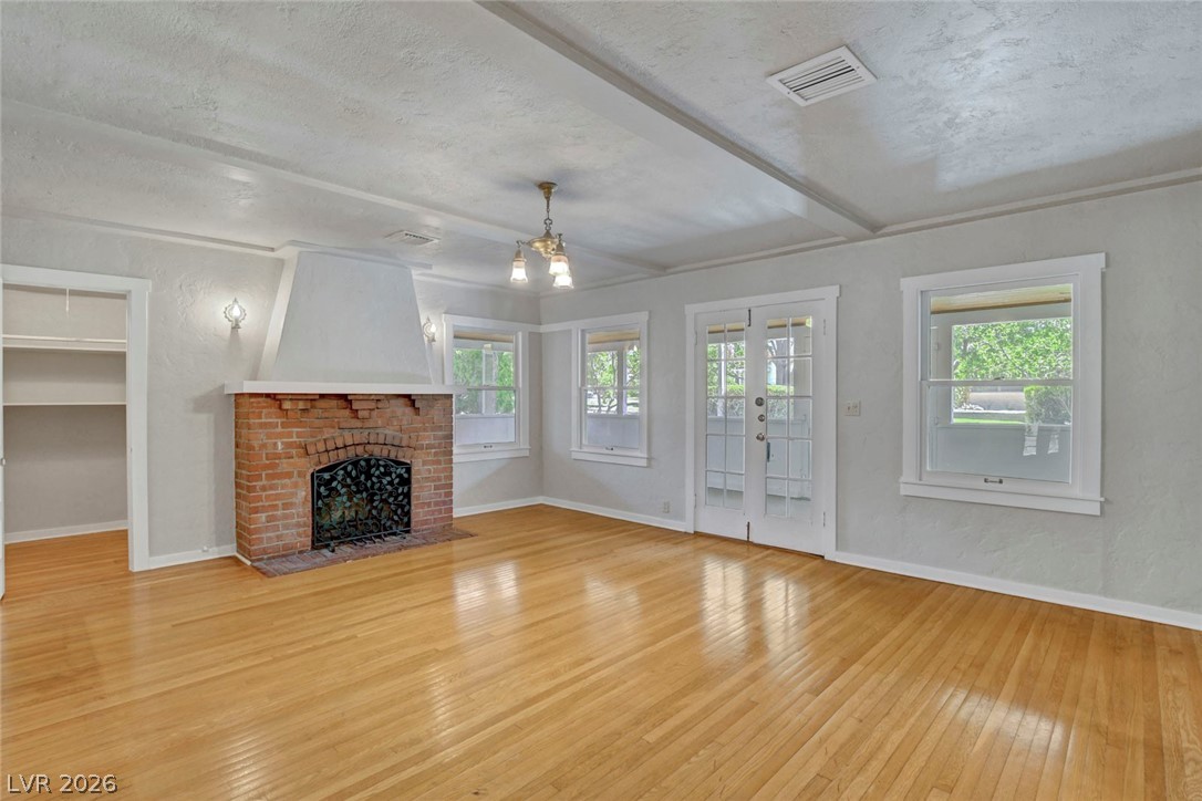 414 Ash Street Property Photo 6