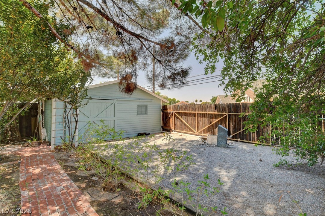 414 Ash Street Property Photo 46