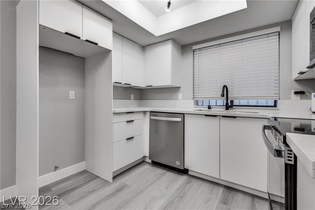 2120 Venus Avenue C Property Photo 10
