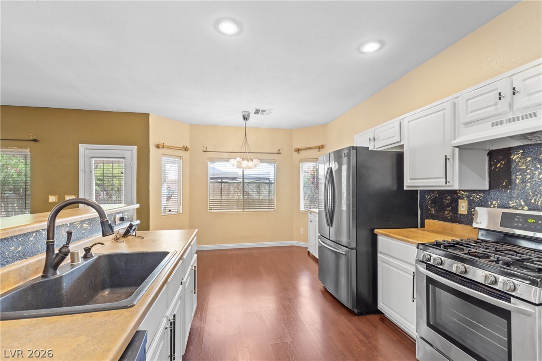 8934 Deep Ridge Court Property Photo 14