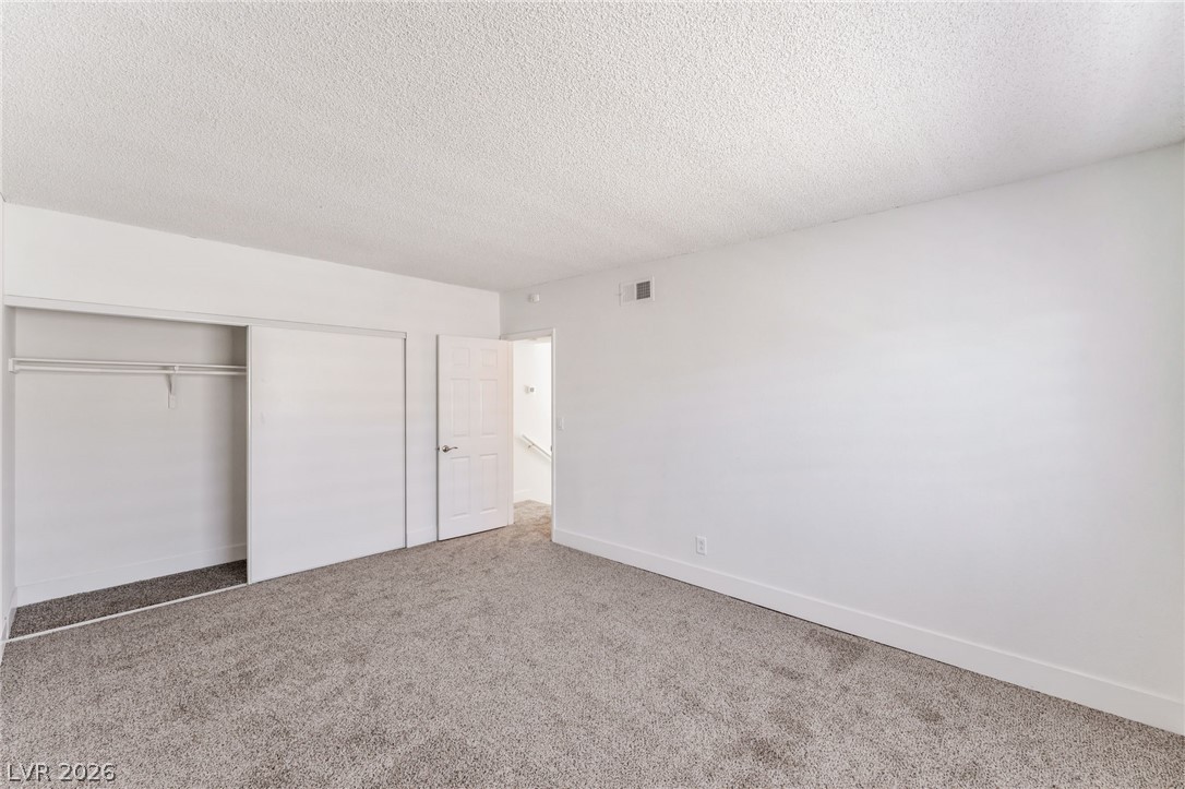 579 Roxella Lane B Property Photo 25