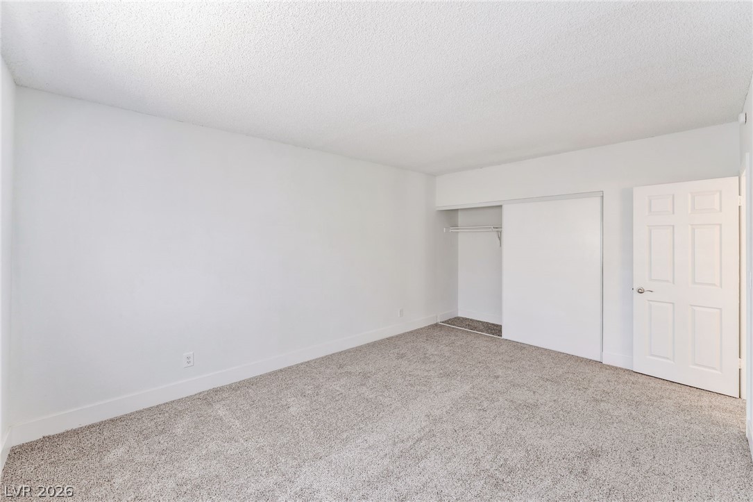 579 Roxella Lane B Property Photo 26