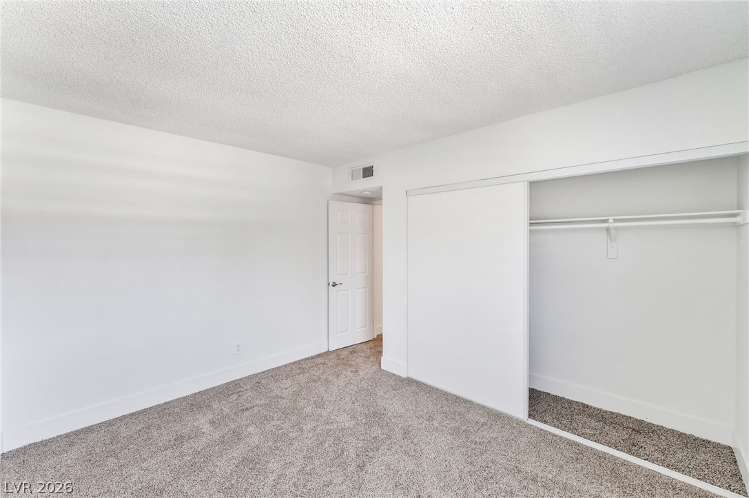579 Roxella Lane B Property Photo 30