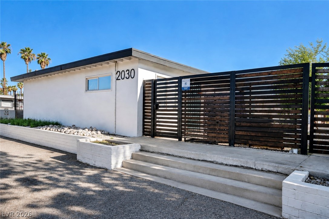 2030 Sunrise Avenue 8 Property Photo 2