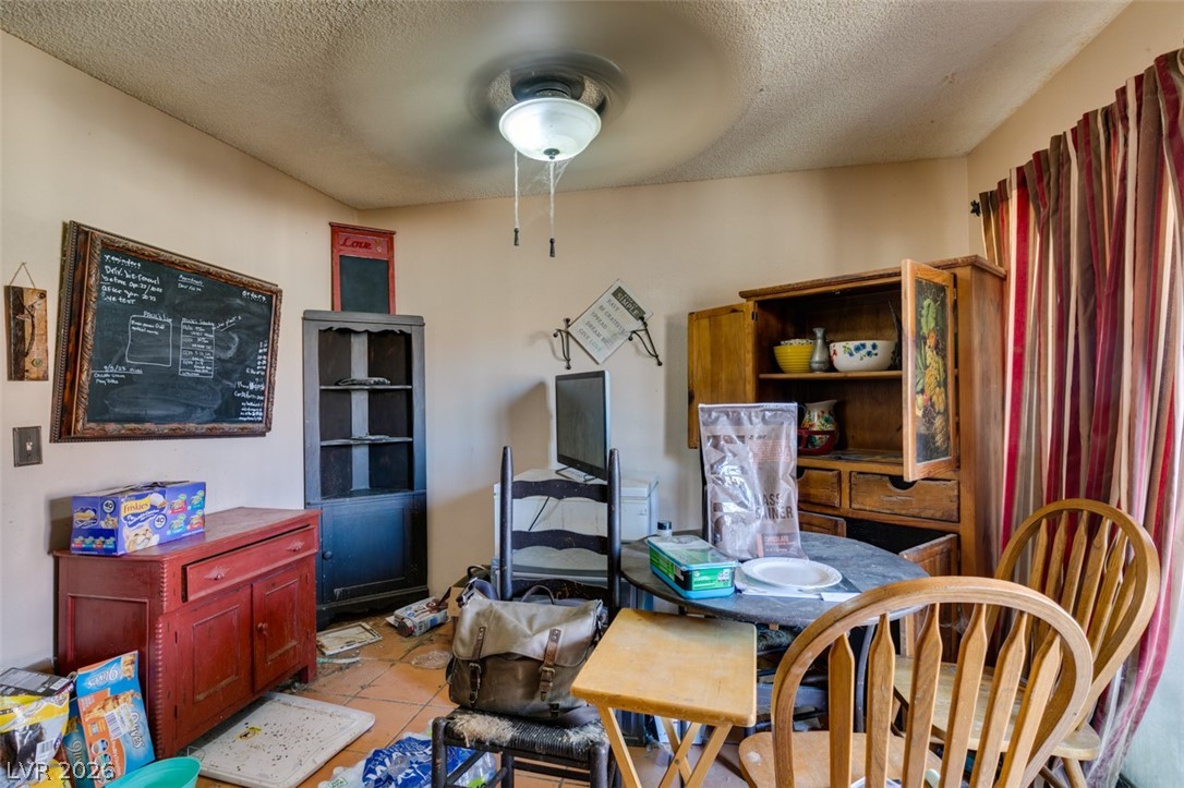 868 Shrubbery Lane Property Photo 7