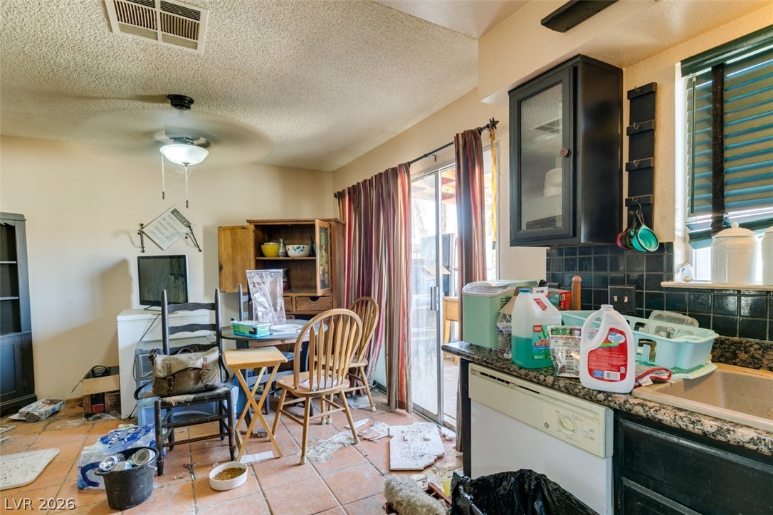 868 Shrubbery Lane Property Photo 11