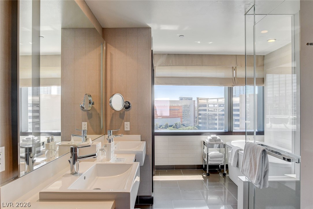 2600 West Harmon Avenue 7001 Property Photo 27