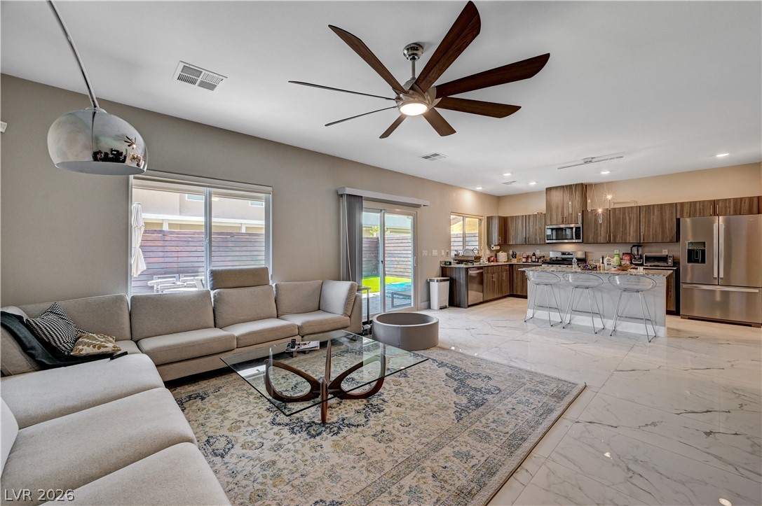 7563 Dragonfruit Avenue Property Photo 6
