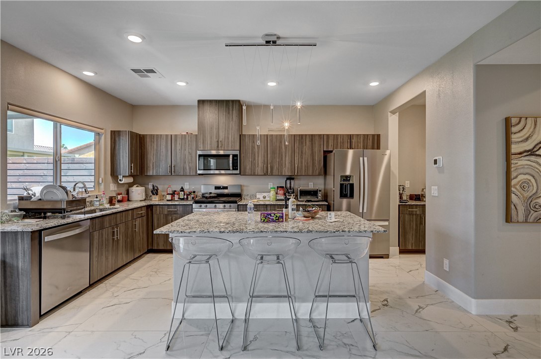 7563 Dragonfruit Avenue Property Photo 10
