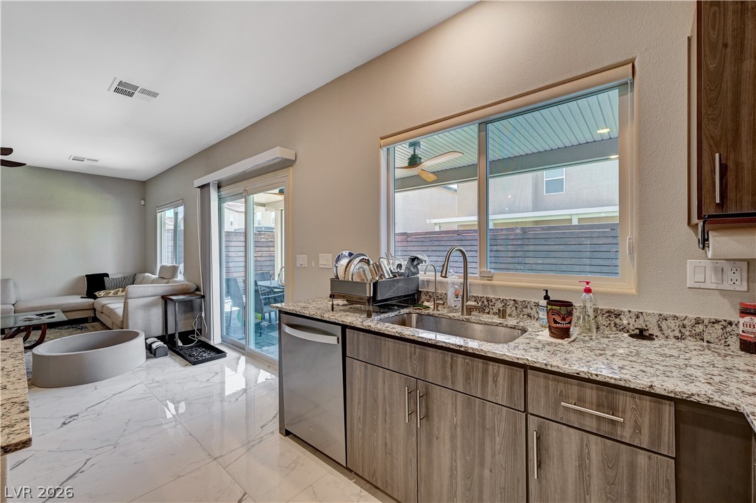 7563 Dragonfruit Avenue Property Photo 11