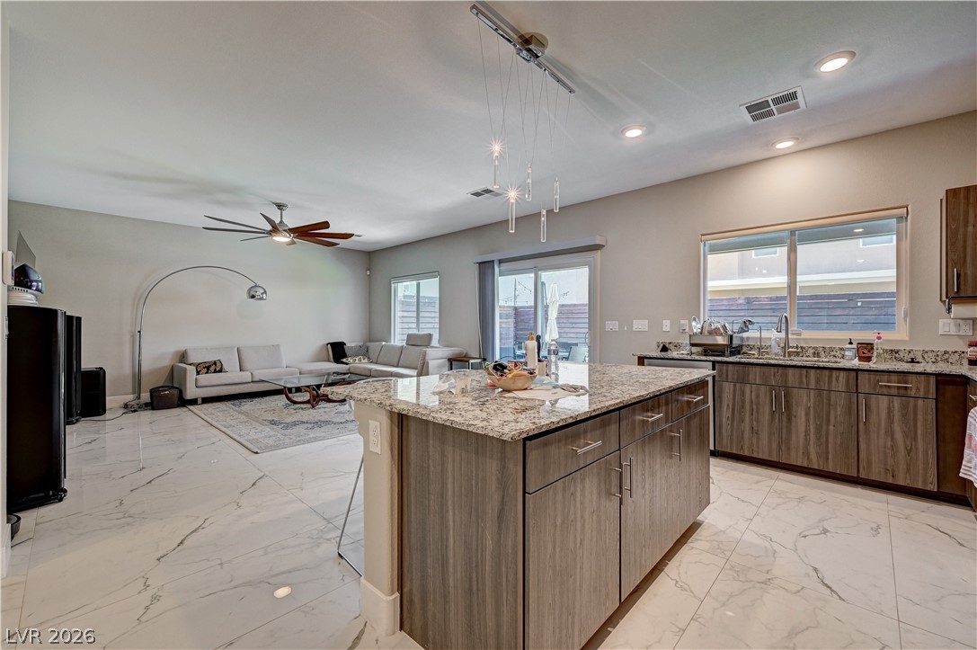 7563 Dragonfruit Avenue Property Photo 12