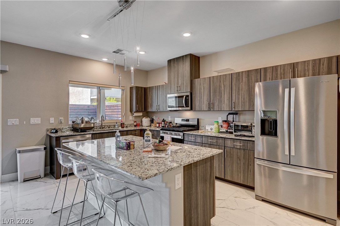 7563 Dragonfruit Avenue Property Photo 13