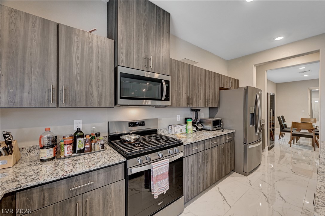 7563 Dragonfruit Avenue Property Photo 14