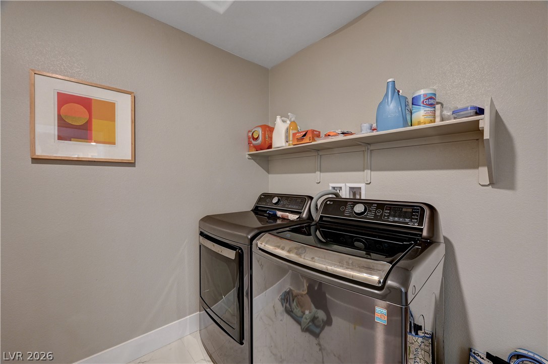 7563 Dragonfruit Avenue Property Photo 37