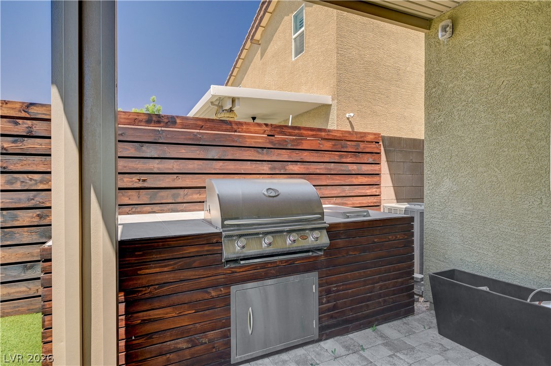 7563 Dragonfruit Avenue Property Photo 44