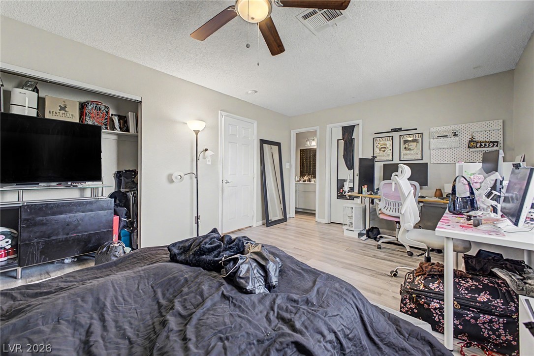 929 Willow Tree Drive D Property Photo 12